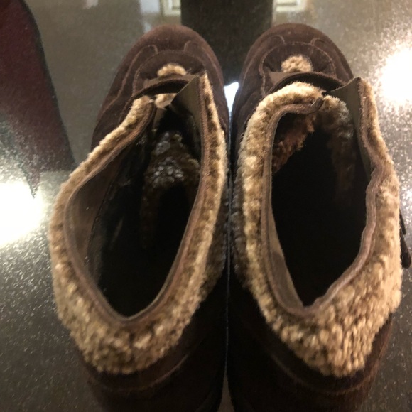 Shoe - Picture 2 of 2